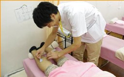 馬橋東口整骨院　㈱エフアール　施術3